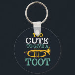 Zu Niedlich, um einen zu lustigen Trumpet-Punts zu Schlüsselanhänger<br><div class="desc">Funny Trompet Player Design für diejenigen,  die Messing musical Instrument in einer Musikband,  Orchester oder musikalische Aufführung spielen. Coole Vintage Retro Jazz Musikgenuss für Musiker und Marching Bandmitglied. Ideal für Musiklehrer,  Orchesterfans und diejenigen,  die Liebe haben Trompete zu spielen. Großartiges Weihnachtsgeschenk und Geburtstagsgeschenk für Familien und Freunde.</div>