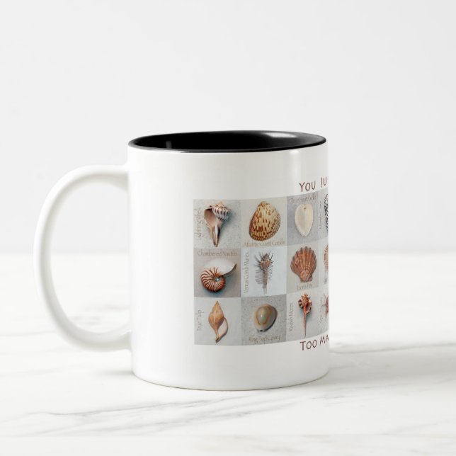 Zu viele Muschel-Tasse Zweifarbige Tasse (Links)