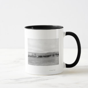 Zug der Ochsen und der Lastwagen vorangegangen für Tasse