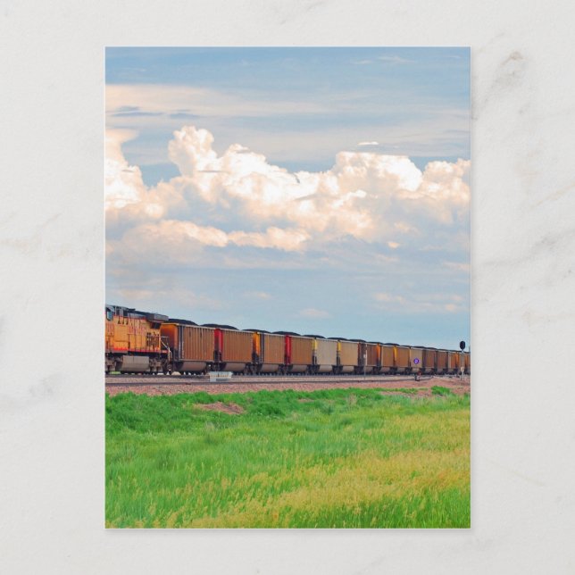 Zug mit vielen Autos Postkarte (Vorderseite)