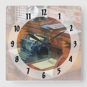 Züge - Bahnhofsvorsteherbüro Quadratische Wanduhr