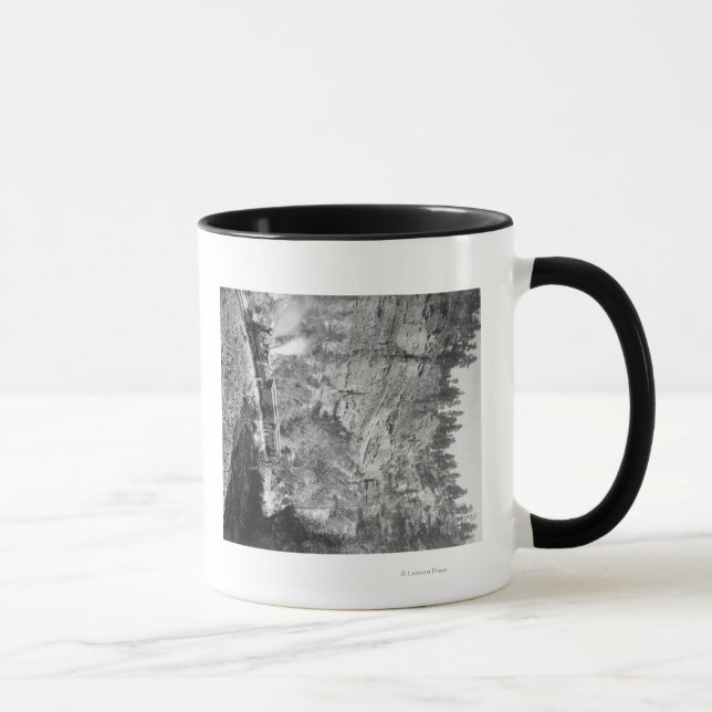 Zugpassagen durch Elk Canyon in der Nähe Tasse (Rechts)
