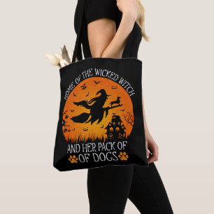 Zuhause der Wicken Hexe und ihre Hundepackung Cool Tasche