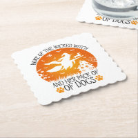 Zuhause der Wicken Hexe und ihre Hundepackung Cool