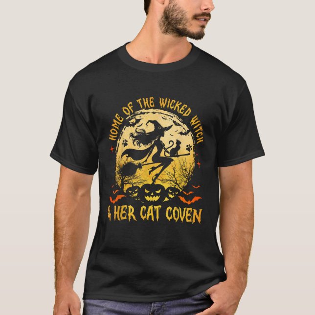 Zuhause der Wicken und ihrer Katze Witzhollen T-Shirt (Vorderseite)
