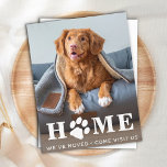 Zuhause Dog Moving Wir haben die Ankündigung Postk Postkarte<br><div class="desc">Zuhause! Wir haben uns bewegt. Besuchen Sie uns! Lass deinem besten Freund, dass du mit dieser niedlichen und lustigen Hunde bewegenden Ankündigungskarte deinen Umzug ankündigst. Personalisieren Sie die Rückseite mit Namen und Ihrer neuen Adresse. Diese Hundeankündigung ist ein Muss für alle Hundemütter, Hundedads und Hundefreunde! COPYRIGHT © 2020 Judy Burrows,...</div>
