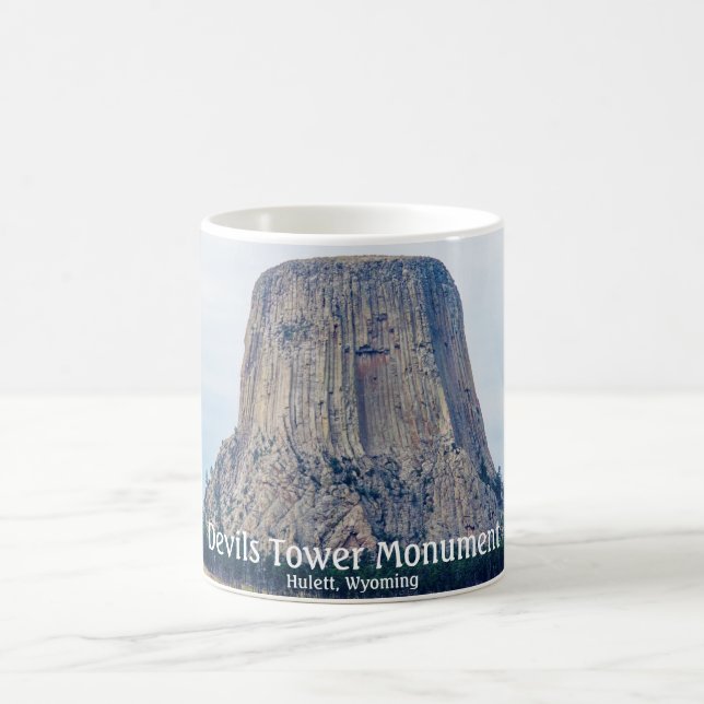Zuhause eines Bären Kaffeetasse (Mittel)