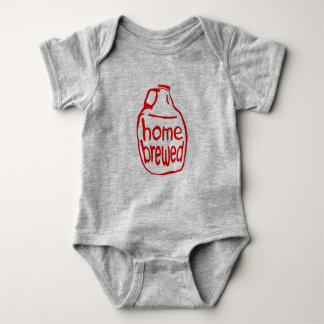 Zuhause gebrautes Onsie Baby Strampler