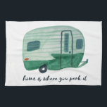 Zuhause ist, wo Sie Parken es Vintag Trailer Water Geschirrtuch<br><div class="desc">Dekorieren Sie Ihre RV-Küche mit diesem coolen Handtuch. Macht eine tolle Hauswärme,  gute Reise oder Jubiläumsgeschenk! Sie können ihn anpassen und auch Text hinzufügen. Karo in meinem Shop für viel mehr Farben und Muster und passende Küchenartikel!</div>