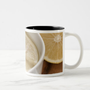 Zuhause machte Kälte- und Grippeabhilfe; Zitronen Zweifarbige Tasse