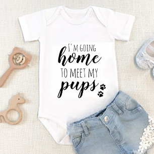 Zuhause, um meine Jungtiere zu treffen Päw Print B Baby Strampler