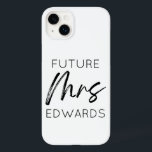Zukünftige Frau Custom Nachname Bride zu Fiancé Case-Mate iPhone 14 Plus Hülle<br><div class="desc">Dies ist eine Zukunft Frau Custom Nachname Bride zu sein Fiancé iPhone Case!</div>
