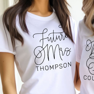 Zukünftige Mrs Script Kalligrafie Braut Name Tri-Blend Shirt