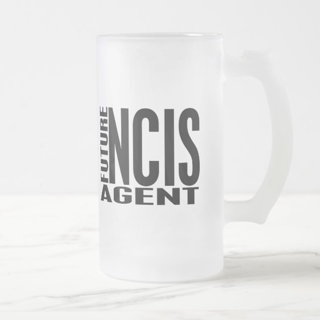 Zukünftiger NCIS Agent Mattglas Bierglas (Rechts)