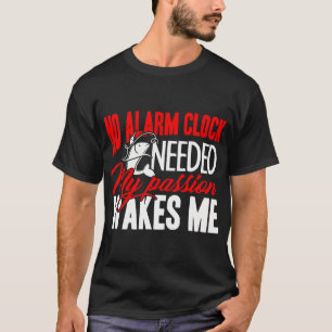 Zum Fischen geboren, zum Arbeiten gezwungen T-Shirt