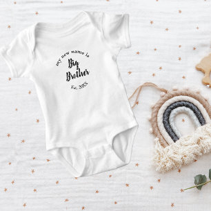 Zum großen Bruder befördert Neues Baby Strampler