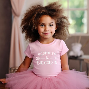 Zum großen Cousin passende Familie befördert Baby T-shirt