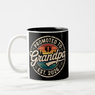 Zum Opa befördert Est 2026 Schwangerschaft Retro Zweifarbige Tasse