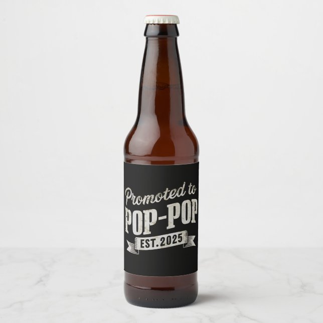 Zum Pop-Pop Ostsee 2025 zum ersten Mal Pop-Pop Bierflaschenetikett (Vorderseite)