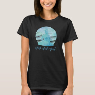 Zur Inhalation der Exhale wiederholen Sie blau T-Shirt