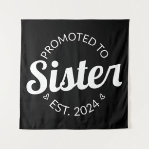 Zur Schwester befördert ca. 2024 I Wandteppich