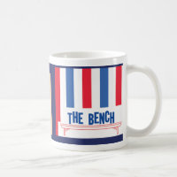 Zurück auf der Bank/der Bank-Tasse