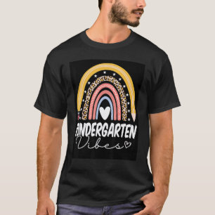 Zurück zur Regenbogen-Schul-Kindergarten-Stimmung  T-Shirt