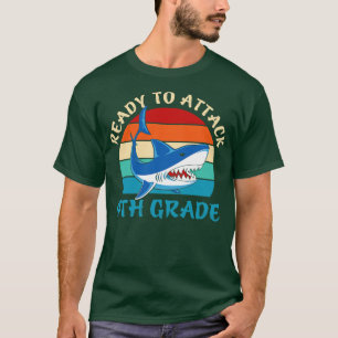 Zurück zur Schule für den Angriff in der 4. Klasse T-Shirt