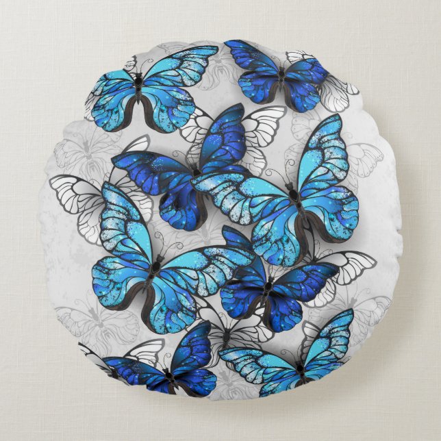 Zusammensetzung von White und Blue Butterflies Rundes Kissen (Vorderseite)