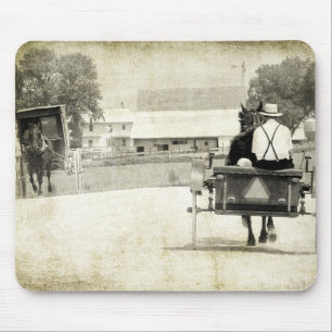 Zwei amish Buggyen Sepia Rural Road Mousepad