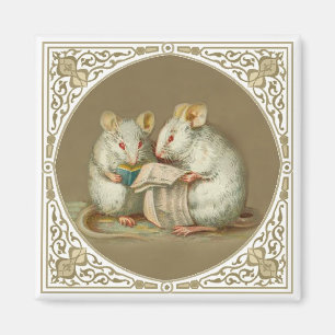 Zwei anthropomorphe weiße Mäuse lesen Papier Magnet