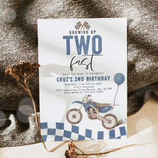 Zwei blaue Bike-Bike-Junge zum Geburtstag wachsen Einladung