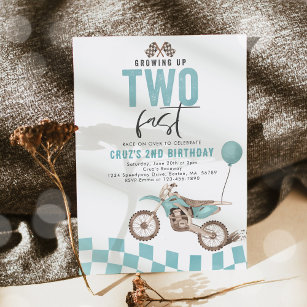 Zwei blaue Bike-Bike-Junge zum Geburtstag wachsen Einladung