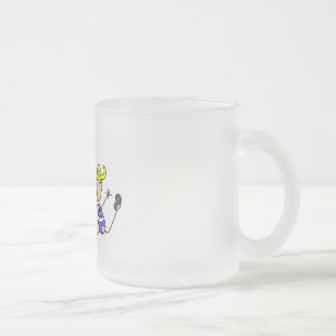 Zwei blonde Mädchen-Turn-T-Shirts und Geschenke Mattglastasse