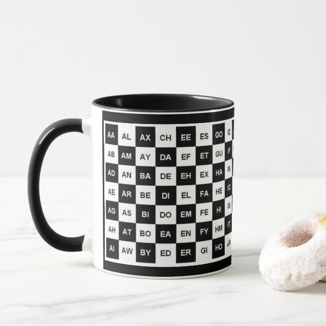 Zwei Buchstaben Schwarz-weiß Quadrate (Intl-Versio Tasse (Mit Donut)