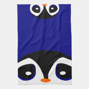 Zwei CartoonPenguins, die flüchtigen Blick ein Bo Küchentuch