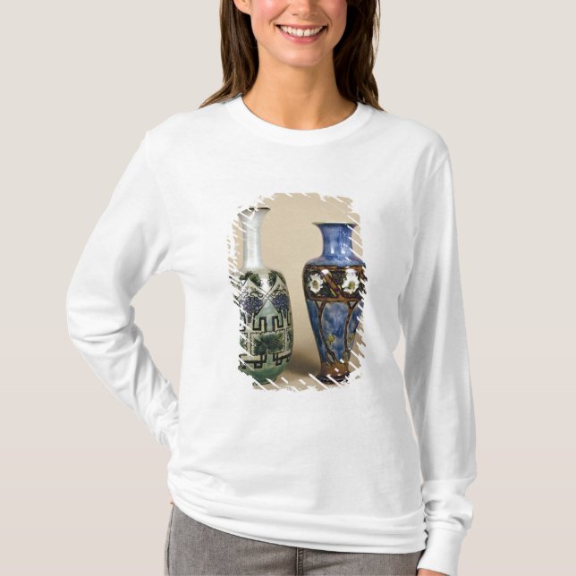 Zwei Doulton Vasen durch Eliza Simmance, c.1880 T-Shirt (Vorderseite)