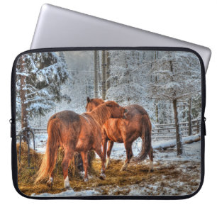 Zwei Dun Kastanienpferde Bitter Equine Foto Laptopschutzhülle