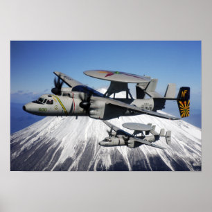Zwei E-2C-Schlüssel führen einen Flyby Poster