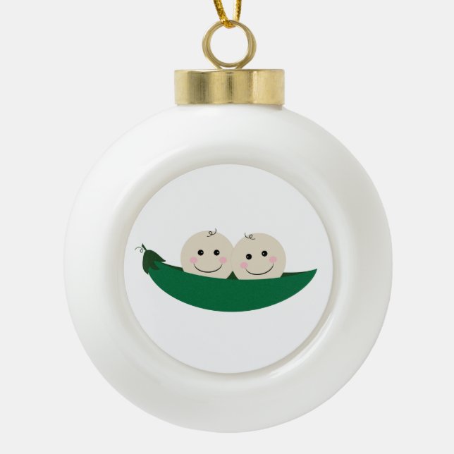 Zwei Erbsen in einer Hülse paart Baby Keramik Kugel-Ornament (Vorderseite)
