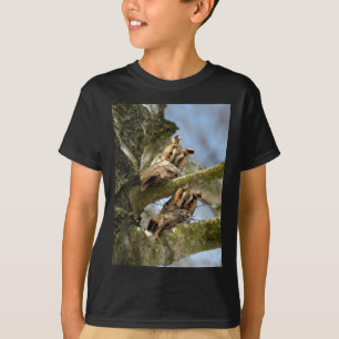 Zwei Eulen im Wald, Vögel, Wildtiere T-Shirt