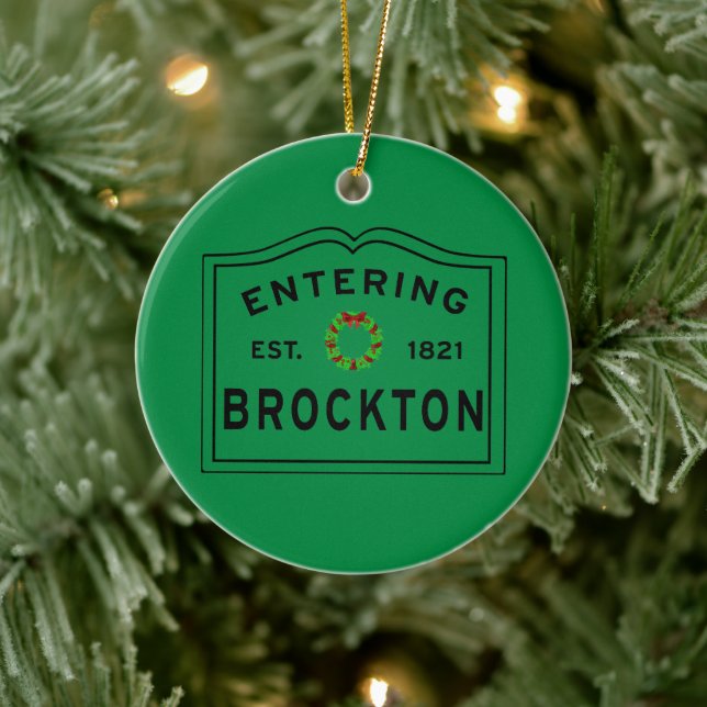 Zwei Farben, Brockton, MA Holiday Wreath Keramik Ornament (Baum)