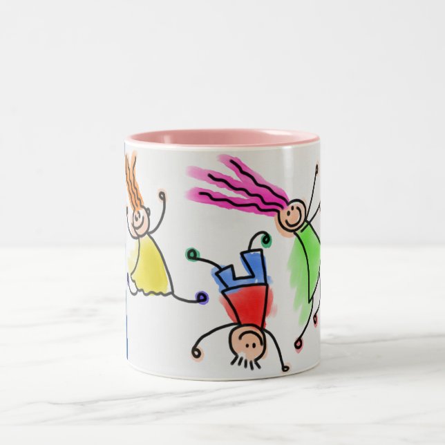 Zwei farbige Tasse mit Cartoon-Kinderdesign. (Mittel)