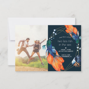 Zwei Fische weniger retten die Datumskarte Save The Date