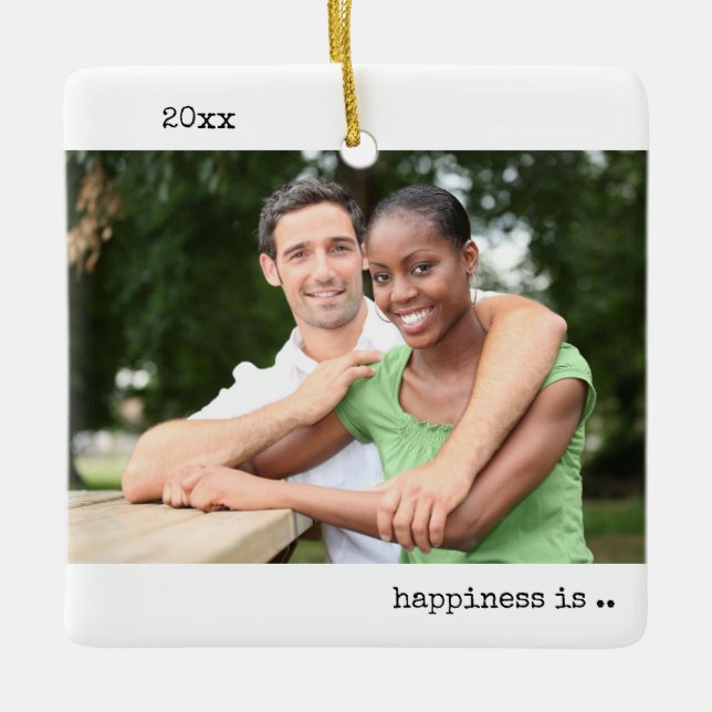 Zwei Fotos Glück ist Verlobt Minimalistisch Keramikornament (Vorderseite)