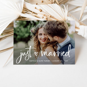 Zwei Fotos   White Heart and Script Just Married Ankündigungspostkarte