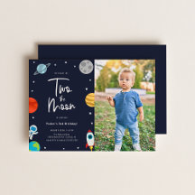 Zwei Fotos zum Thema "Moon Space"