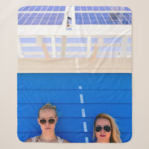 Zwei Frauen machen Selbstfotografie Sherpadecke