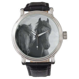 Zwei friesische Stallions. Armbanduhr