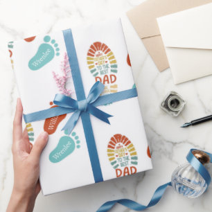 Zwei Fußabdrücke Vatertag Geschenkpapier
